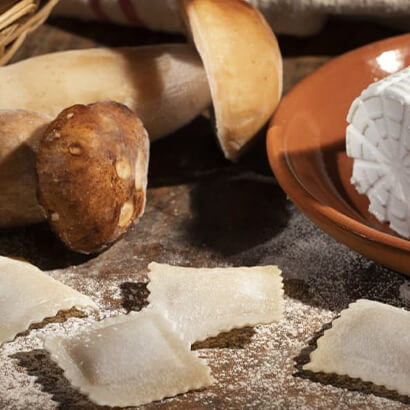 	Ravioli ripieni di ricotta e funghi porcini